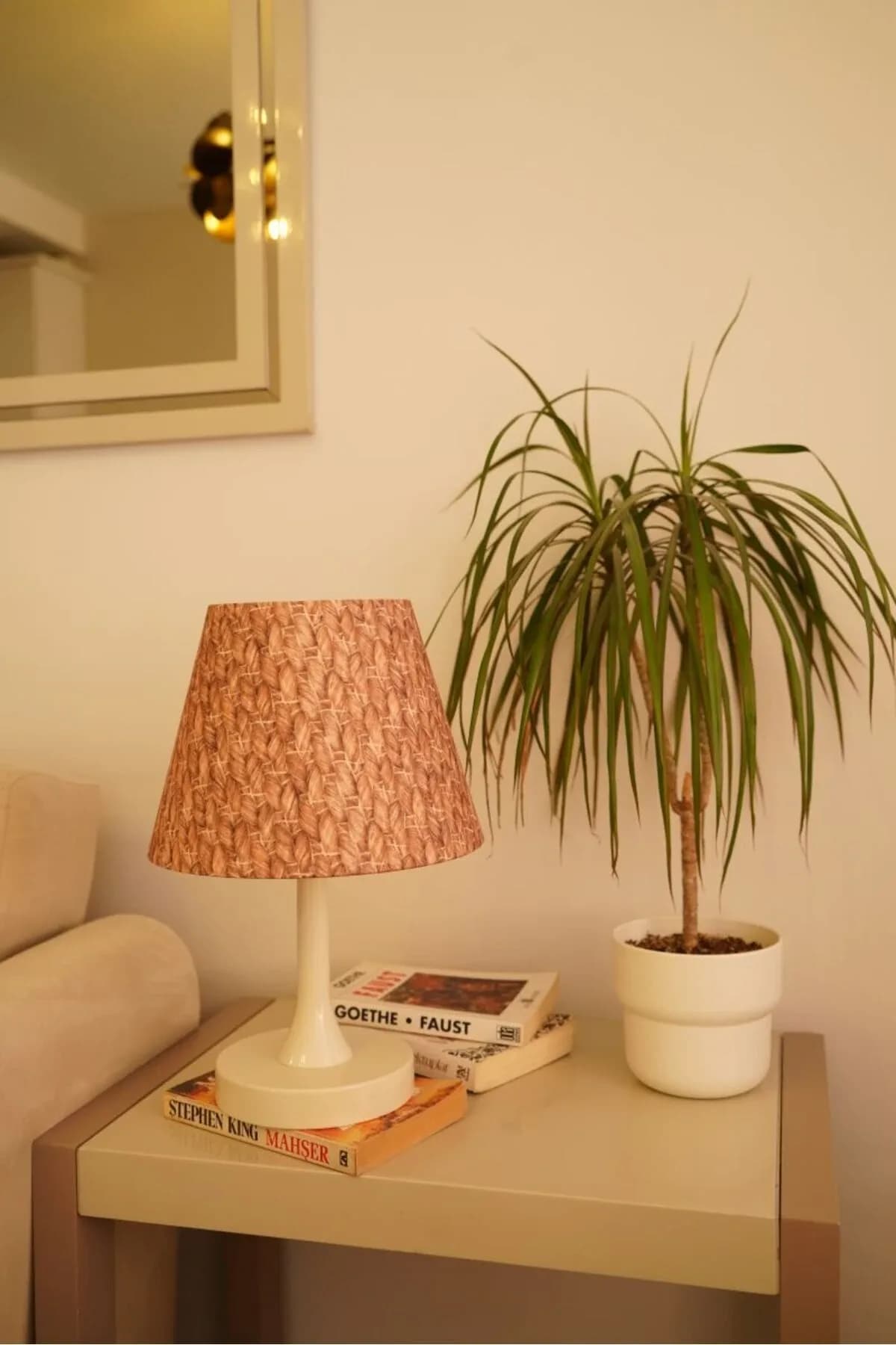 Krem Ayaklı Beyaz Kumaş Masa Lambası Dekoratif Abajur Salon Yatak Odası