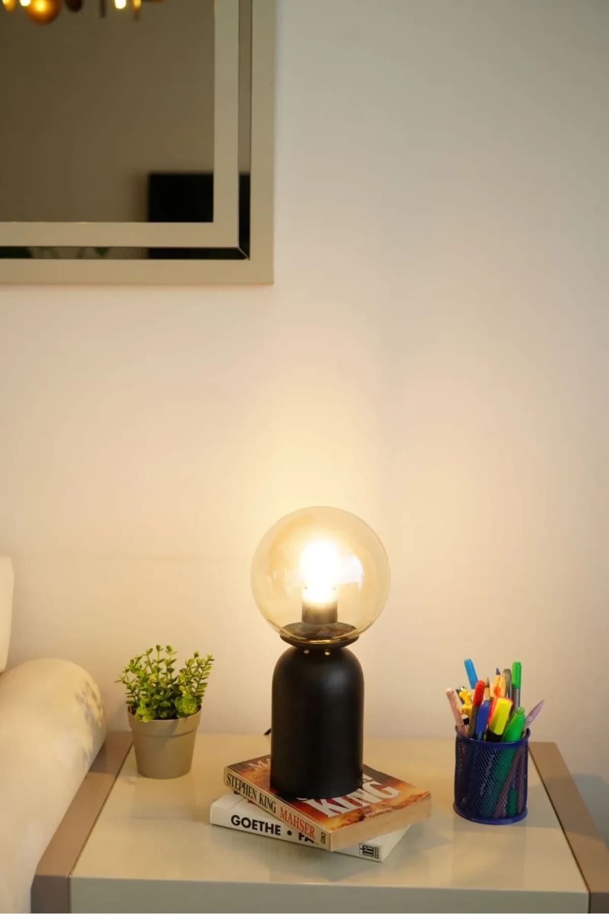 Eskitme Ayaklı Bal Camlı Masa Lambası Abajur 1 Adet Salon Yatak Odası
