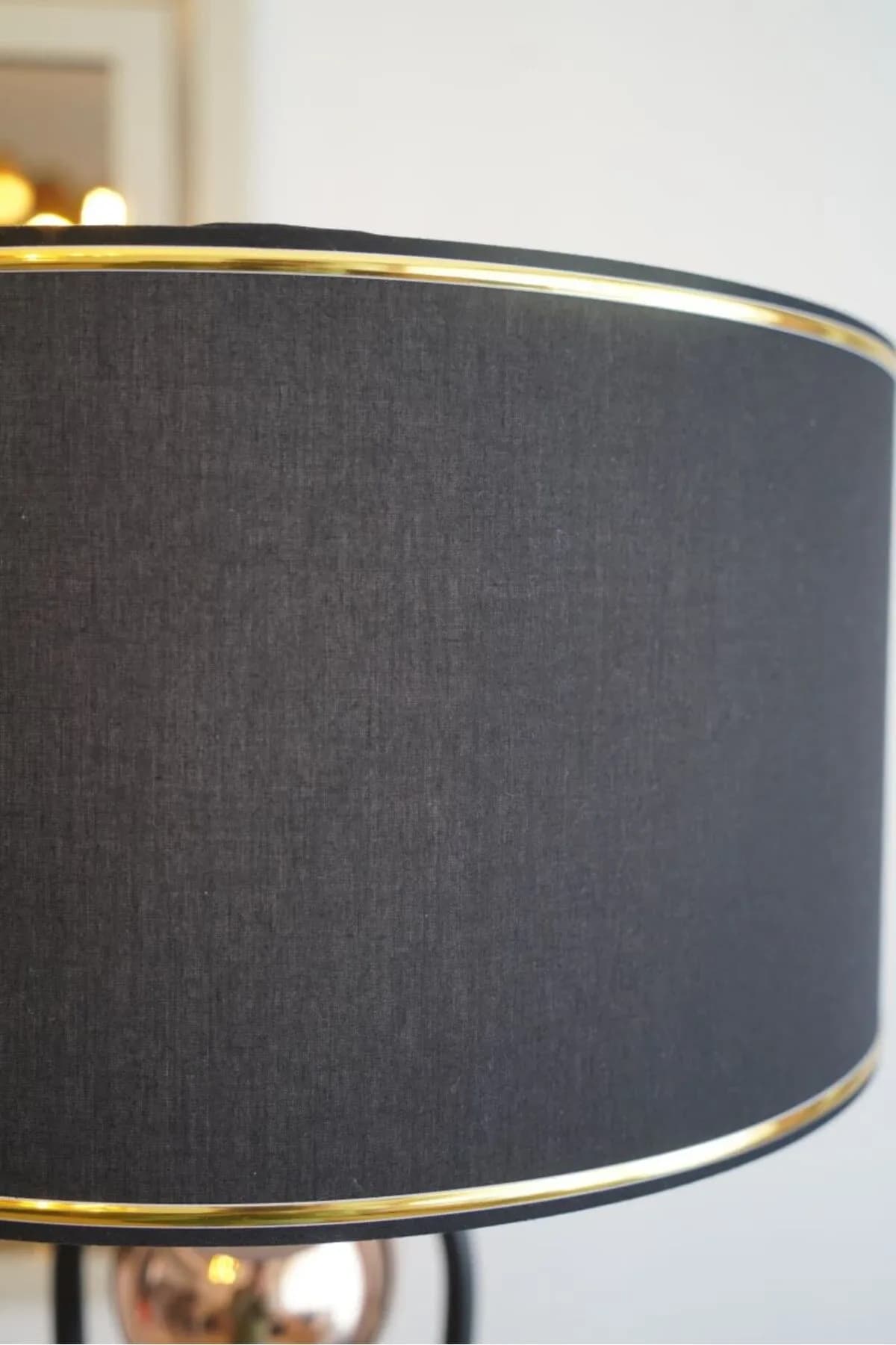 Sekiz Model Bal Gold Detaylı Silindir Şapkalı Siyah Modern Tasarım Ayaklı Abajur Metal Lambader