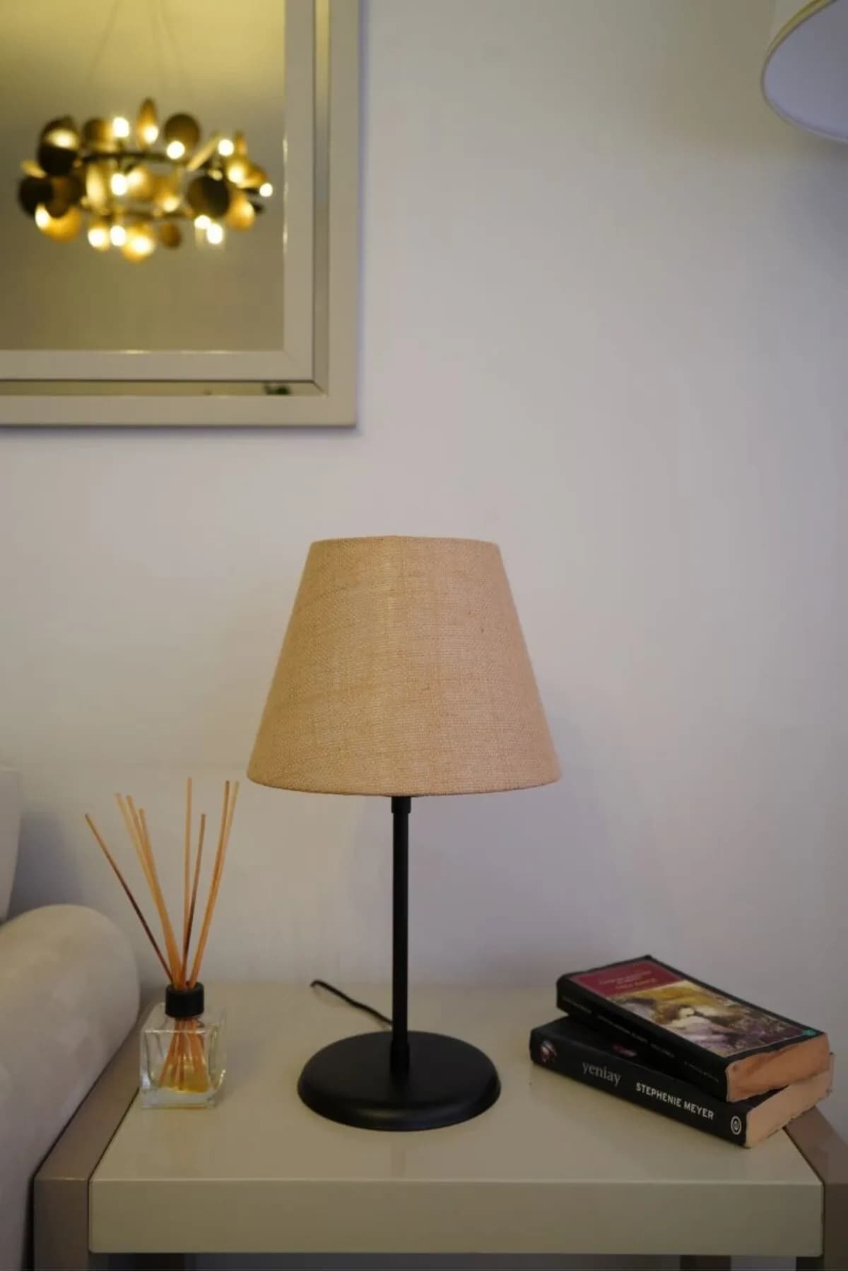 Siyah Ayaklı Dokuma Şapkalı El Yapımı Şık Dekoratif Abajur Masa Lambası Salon Yatak Odası