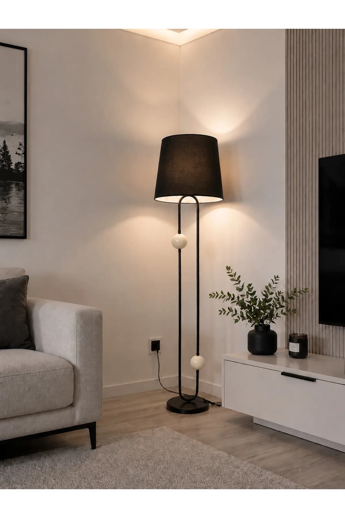 Loop Siyah Model Siyah Konik Abajur Şapkalı Lambader Top Detaylı Lüks Salon Yatak Odası