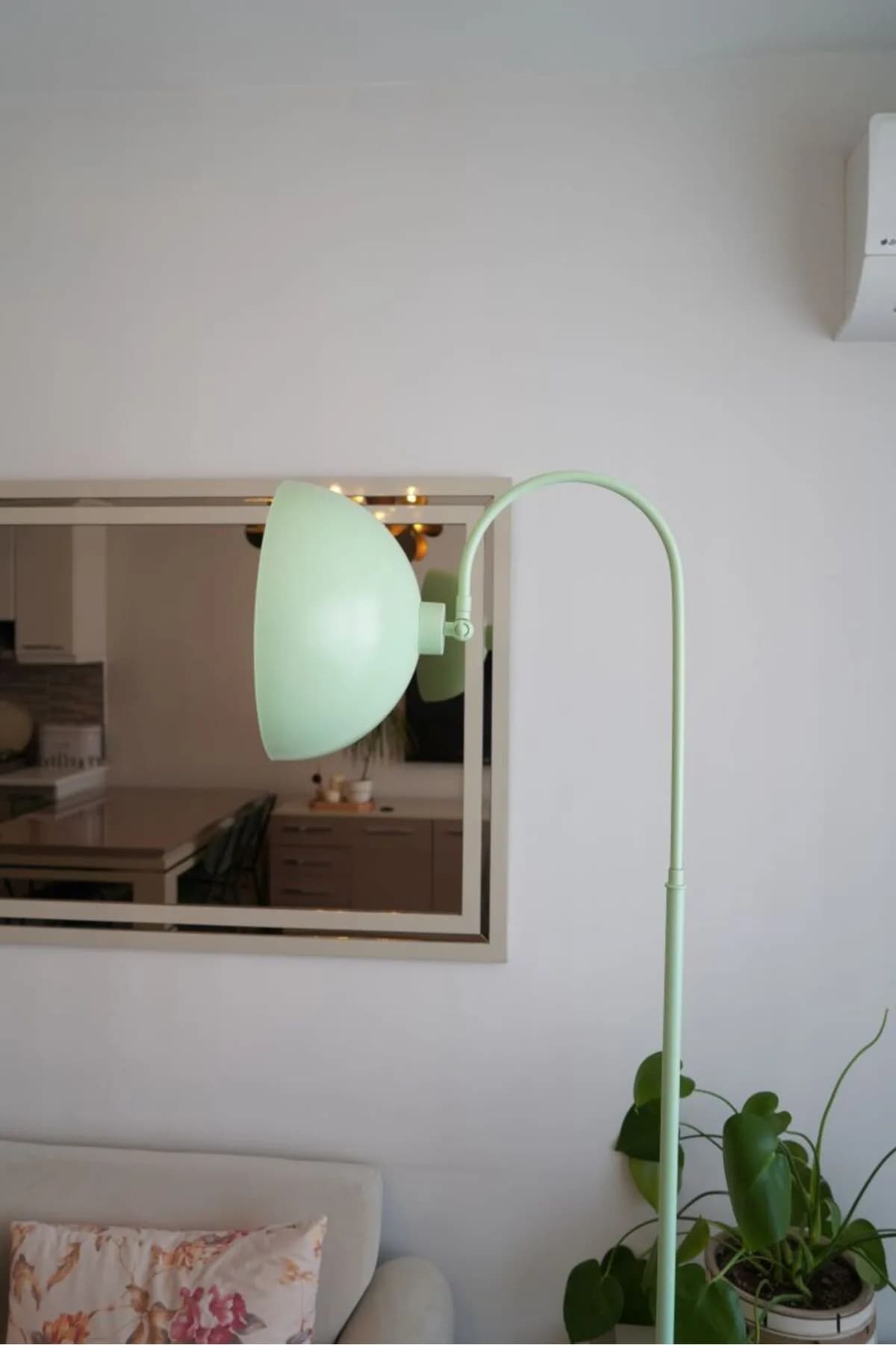 Mint Yeşil Renkli İçi Beyaz Oynar Başlıklı Dekoratif Şık Mantar Lambader Salon Yatak Odası